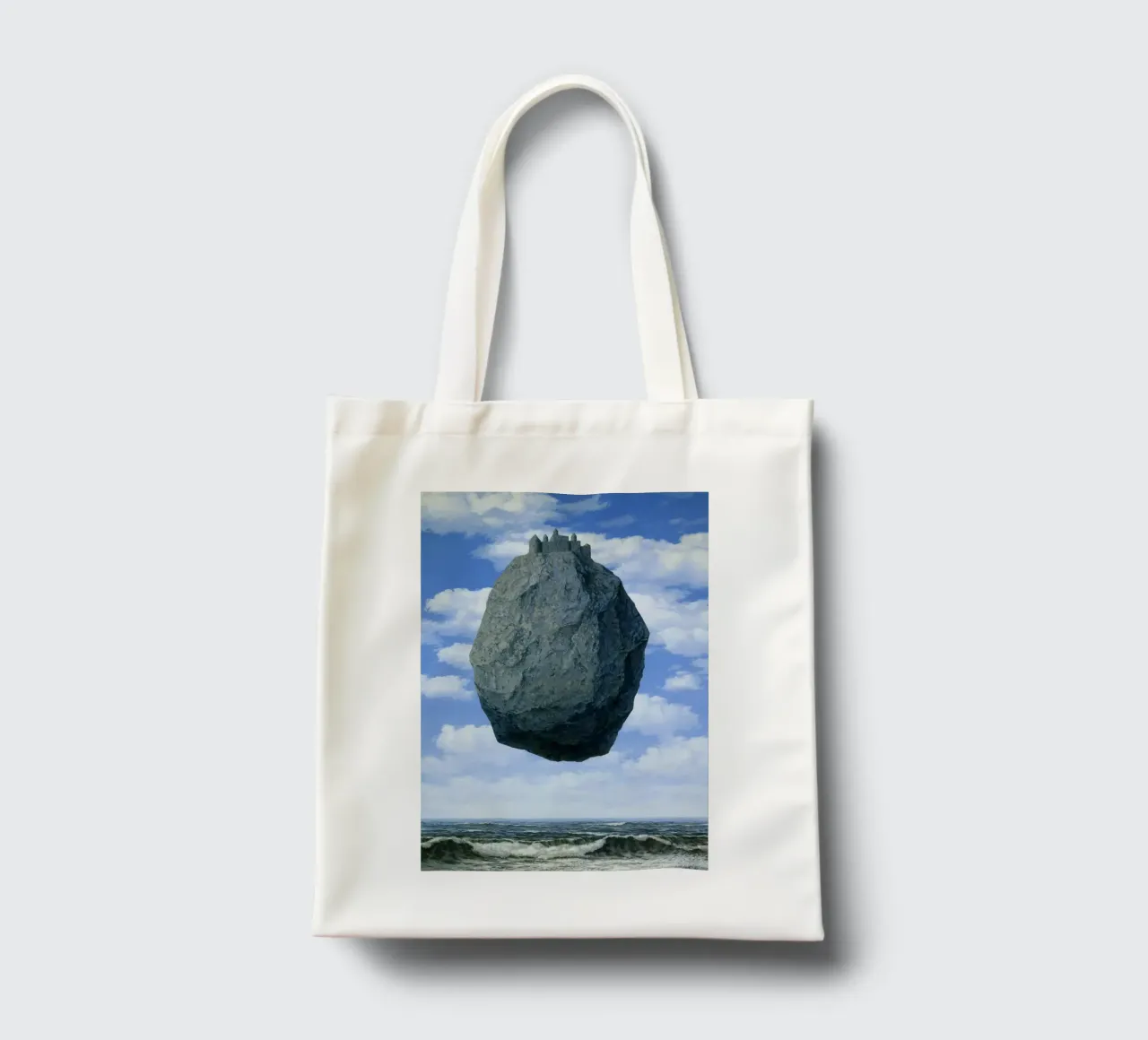 Il castello sui Pirenei di René Magritte (1959) borsa in juta da Classic Art Prints