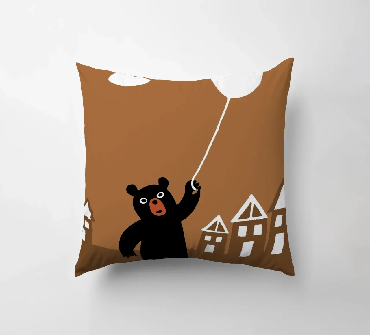 Orso che gioca con i palloncini cuscino da TRENDY POSTER SHOP