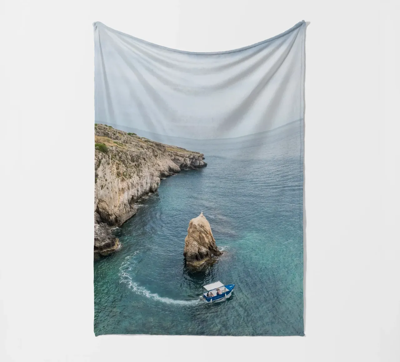Sailing around Sicily coperta in pile da photolovers