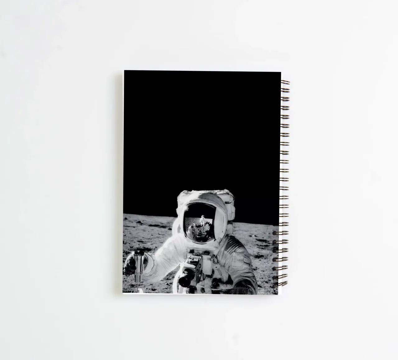 Reflection on the Moon diario ad anelli da Vintage by JUNIQE
