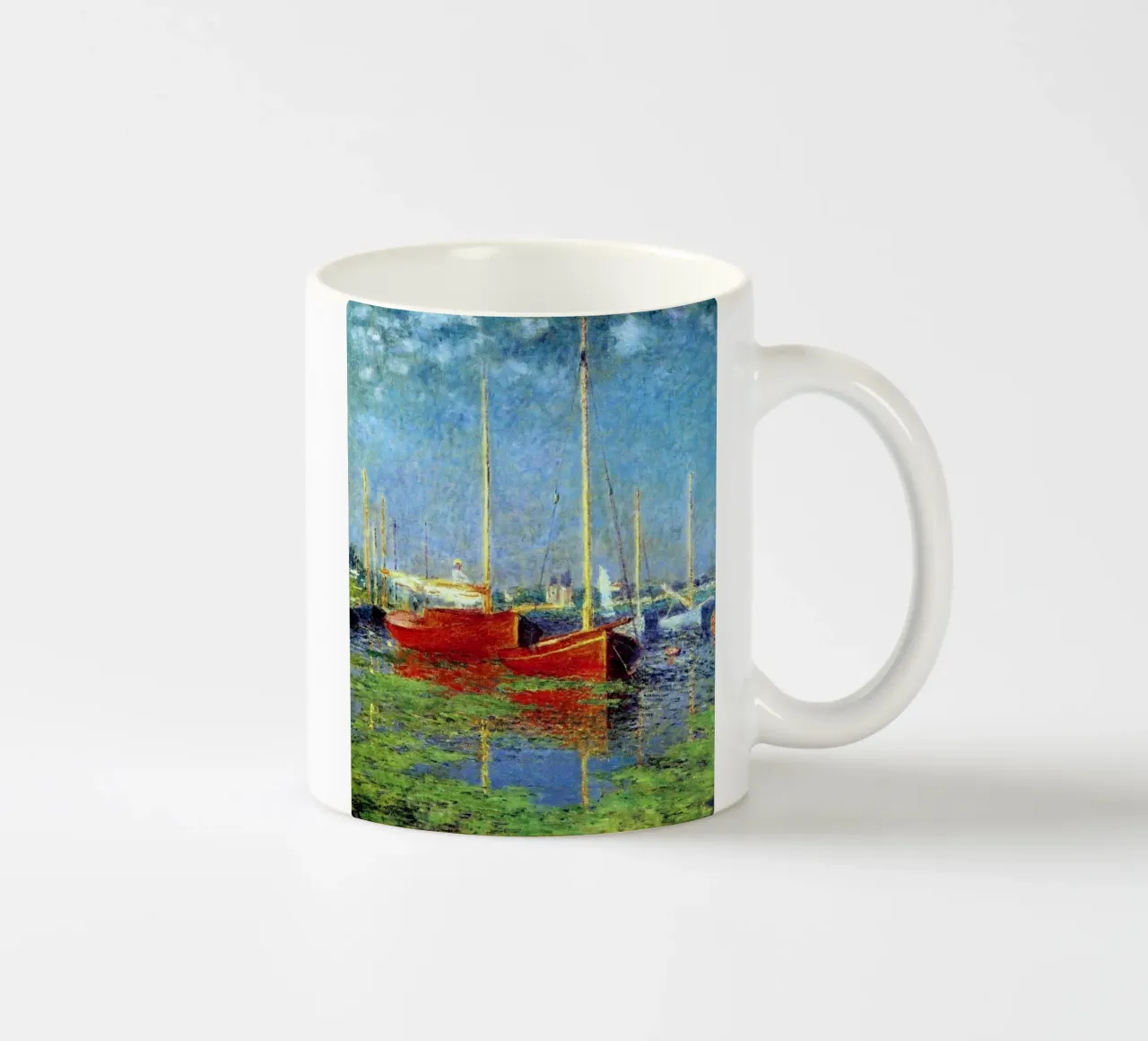 rotes boot verankert in den sumpfgewässern claude monet Keramik Tasse von belong shop