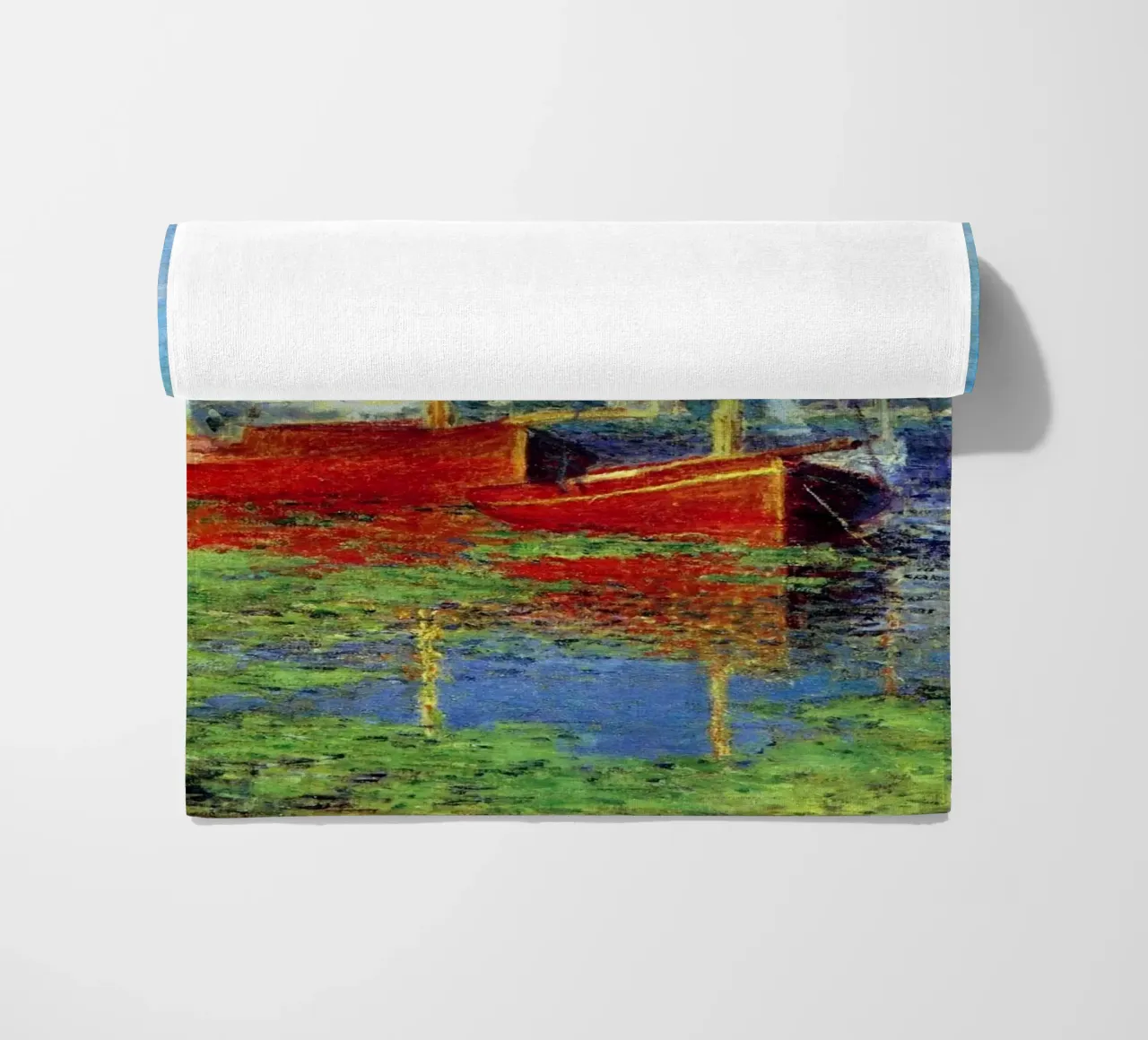 rotes boot verankert in den sumpfgewässern claude monet Strandtuch von belong shop