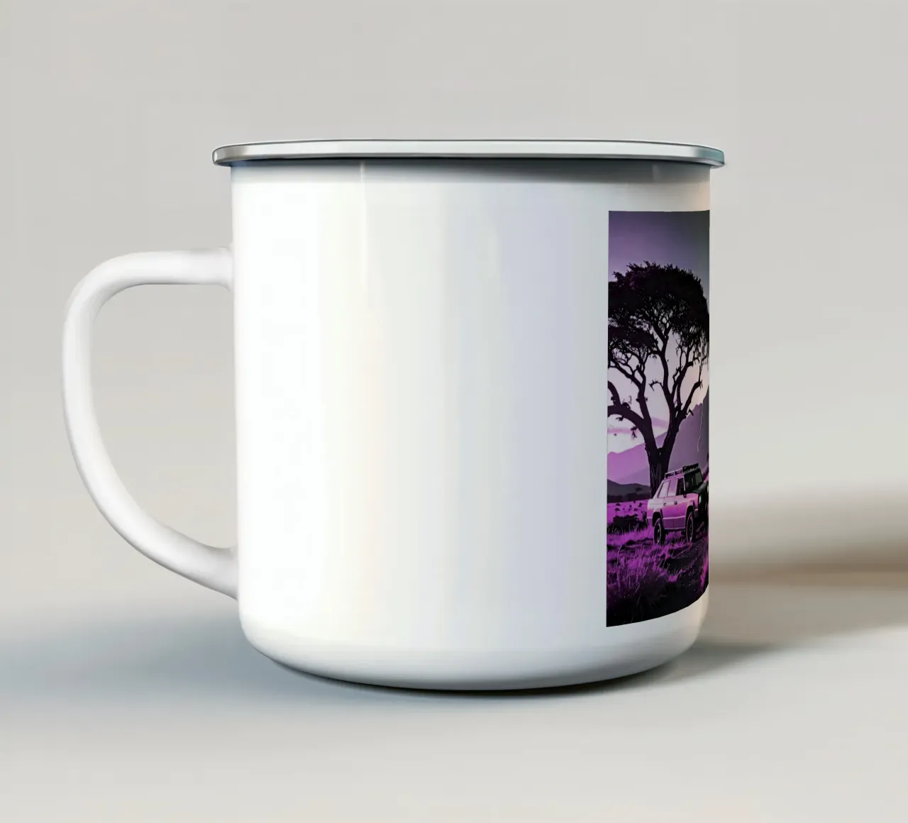 SAVANE AVEC LION. Violet tazza in smalto da Thierry vobmann photography