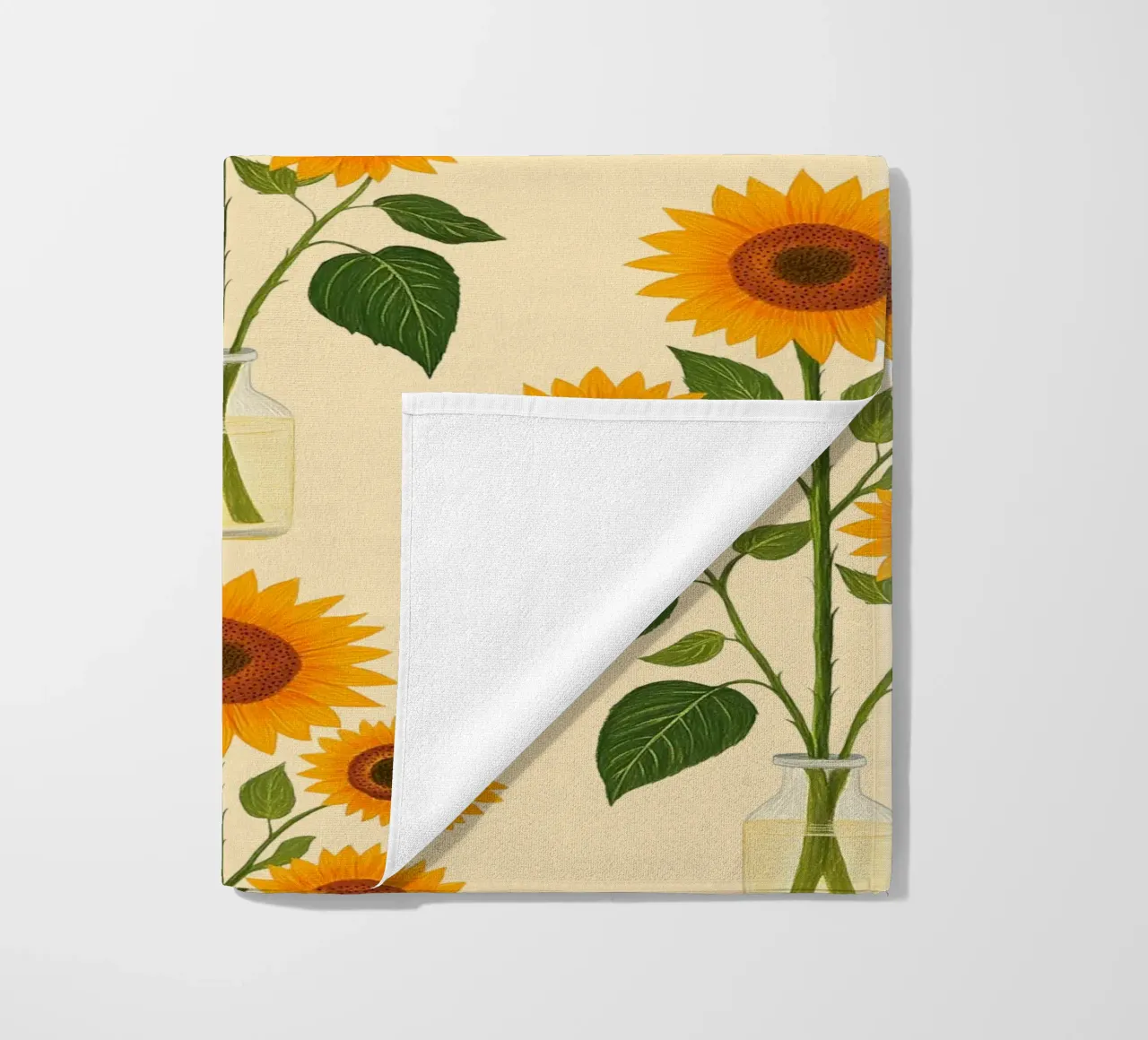 Girasoli in un vaso di vetro telo mare da Curious Canvas