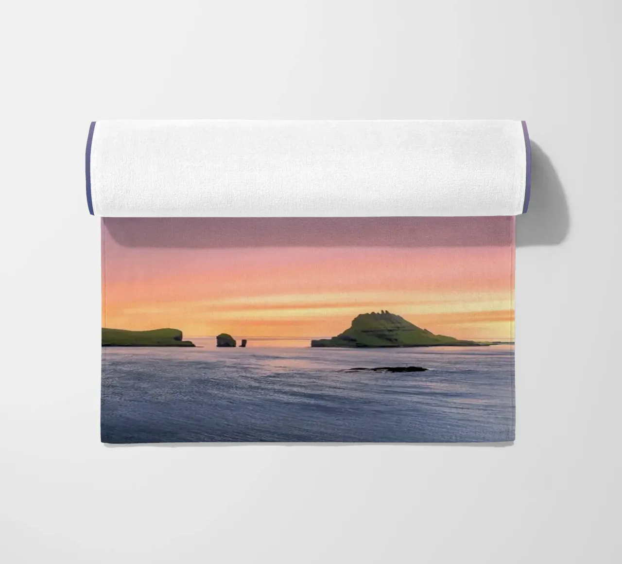 Faroe Islands: Where Sky Meets Sea in a Symphony of Color telo mare da zenitt