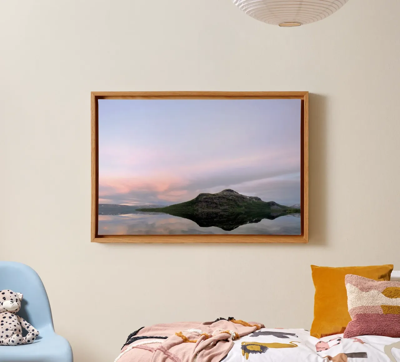 Arctic Reverie: Pastel Dawn Reflection tela con Cornice a cassetta da zenitt