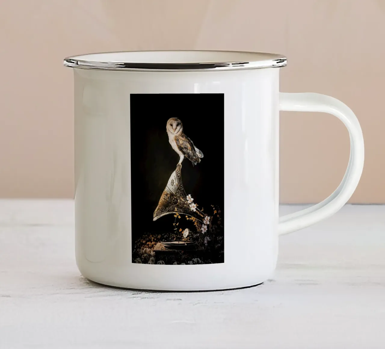 Grammophone Owl tazza in smalto da Wouter Rikken