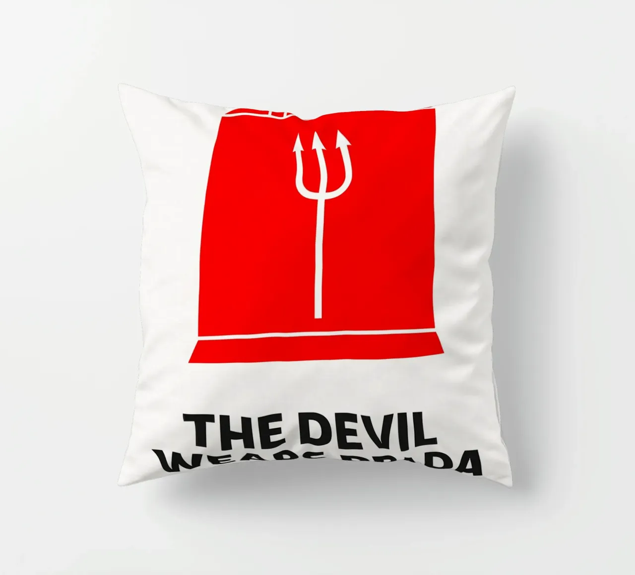 The Devil Wears Prada Print cuscino da MoviesArt