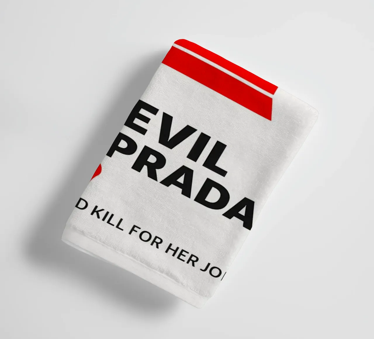 The Devil Wears Prada Print asciugamano da bagno da MoviesArt