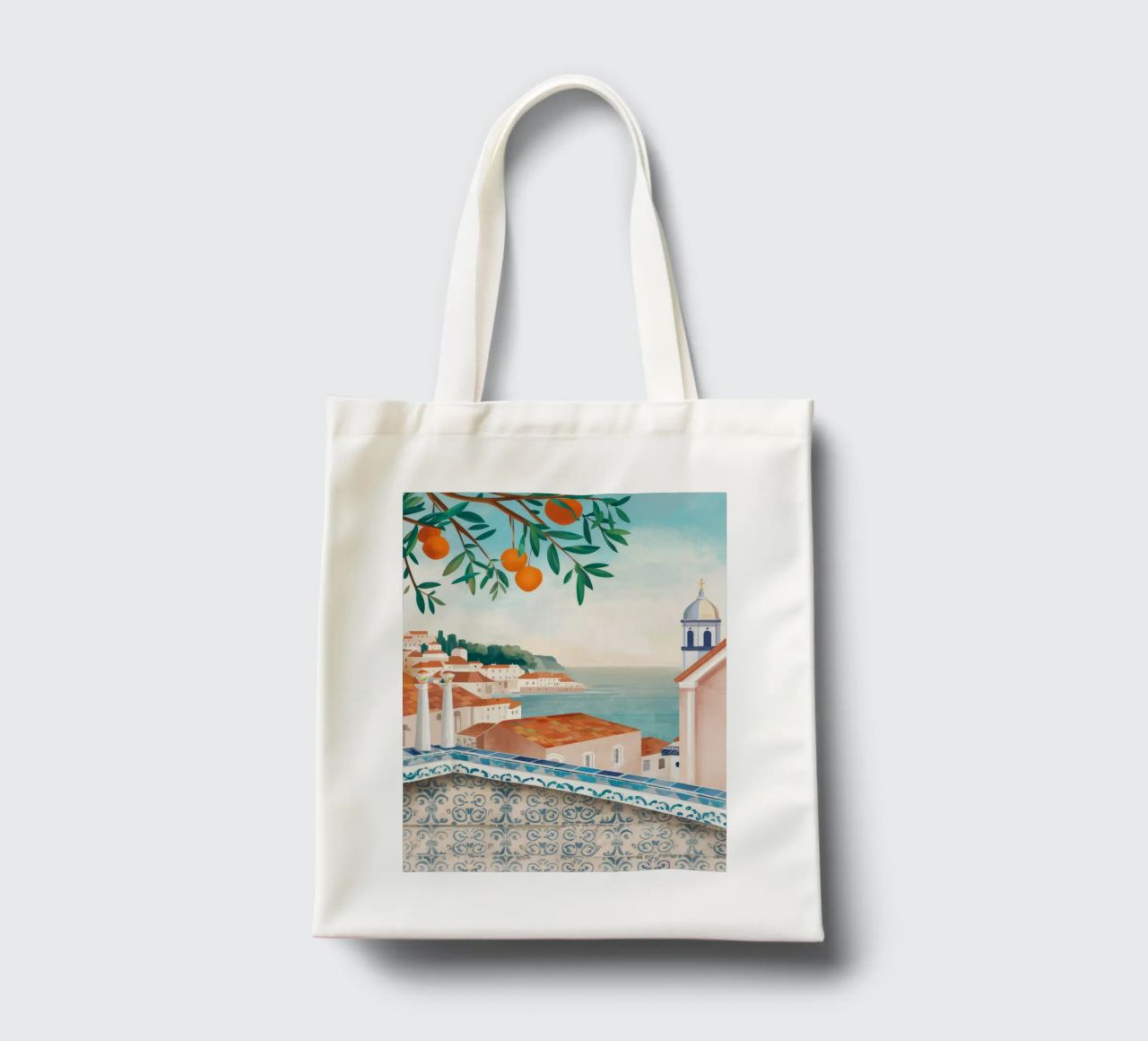 Vue de la baie d'Azure tote bag de Pake Nebula
