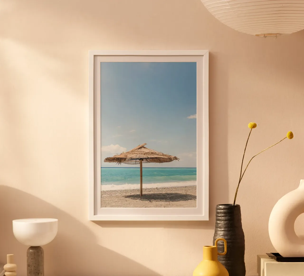 Umbrella on the beach in Italy poster avec cadre en aluminium de photolovers