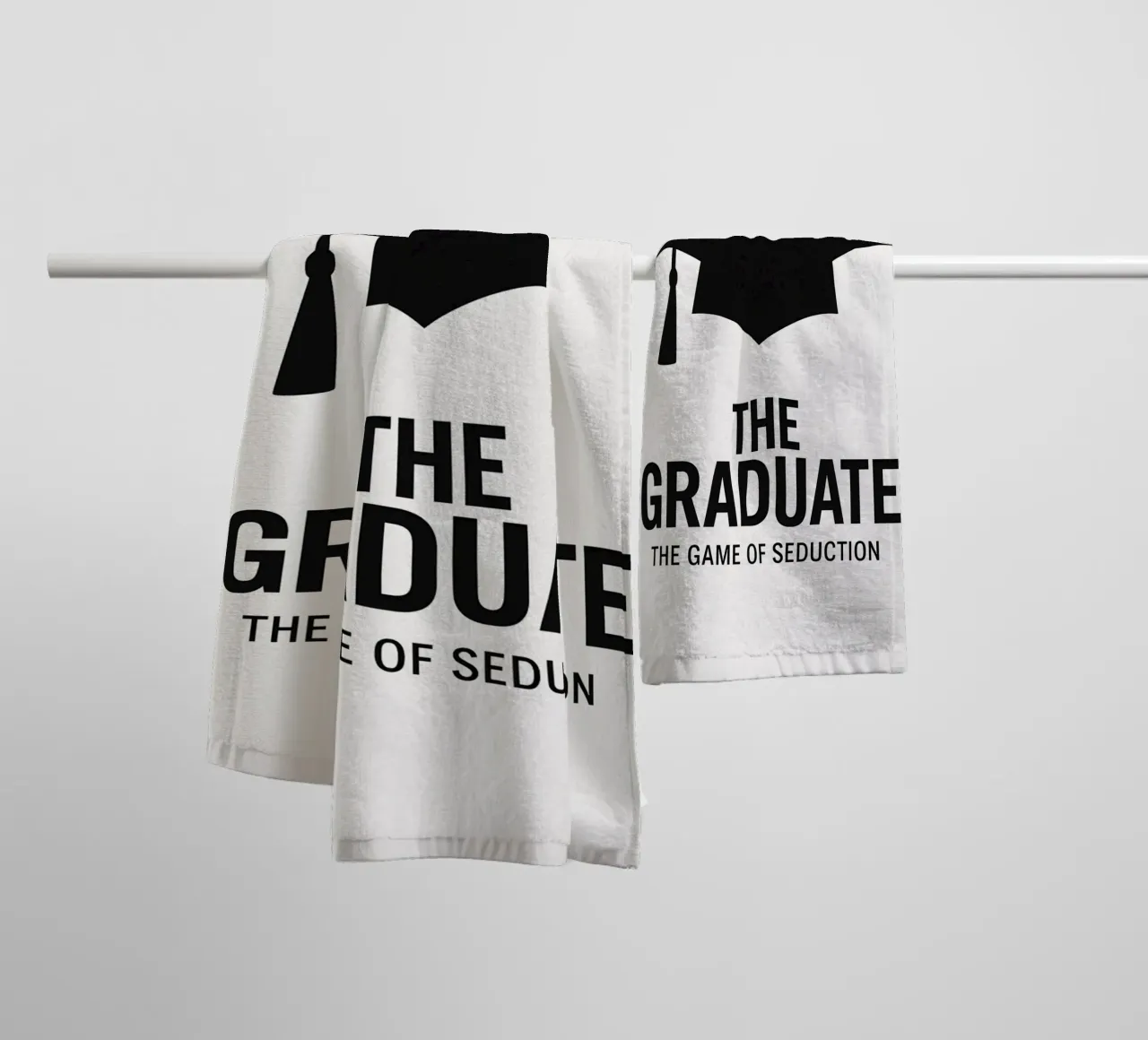 The Graduate Print asciugamano da bagno da MoviesArt
