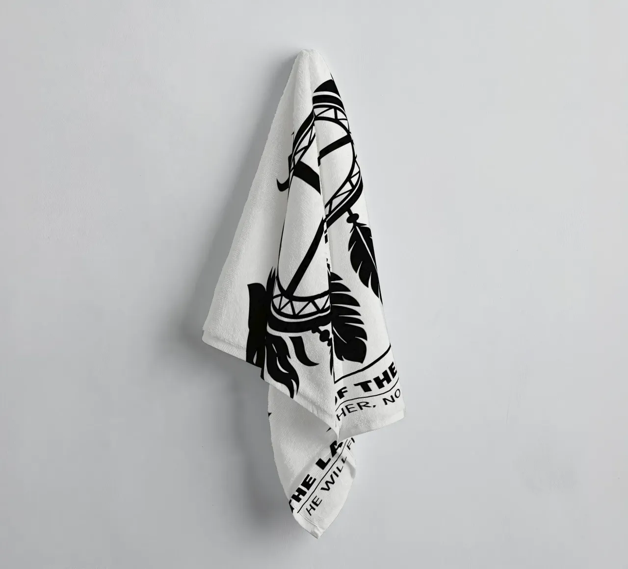 The Last Of The Mohicans Print asciugamano da bagno da MoviesArt