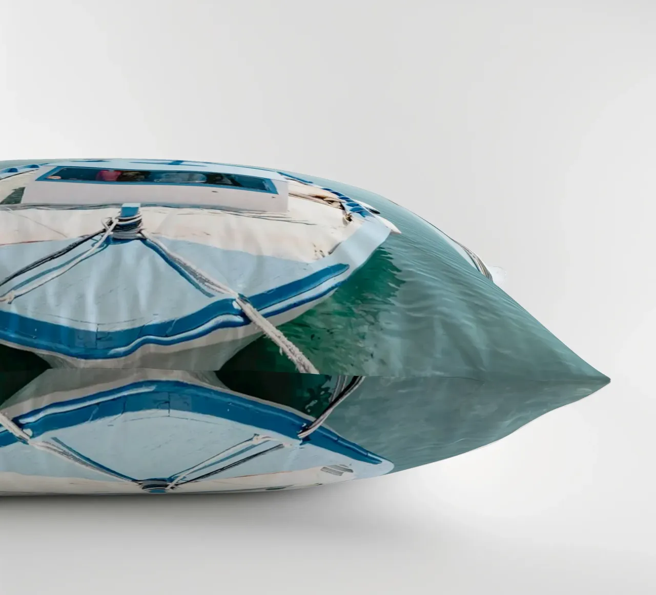 Boat in a port in Sicily cuscino da photolovers