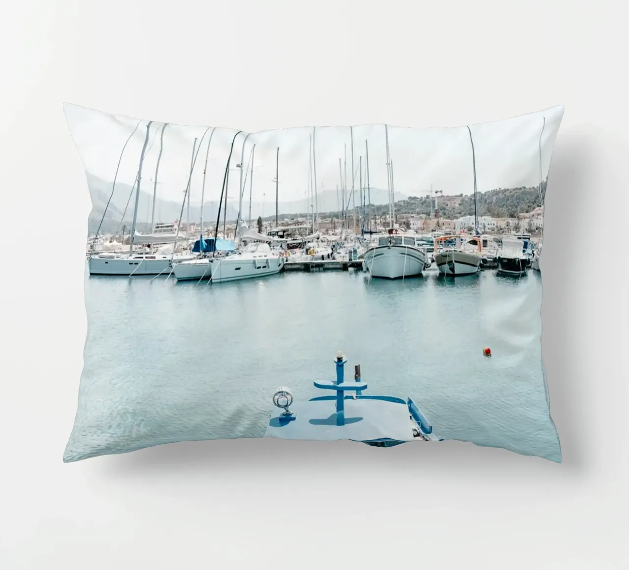 Boat in a port in Sicily cuscino da photolovers