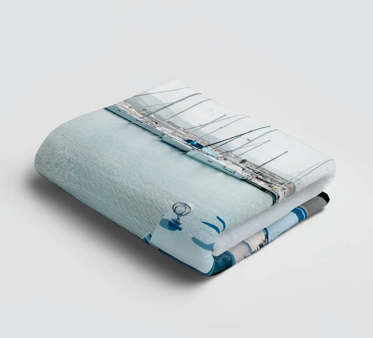 Boat in a port in Sicily asciugamano da bagno da photolovers