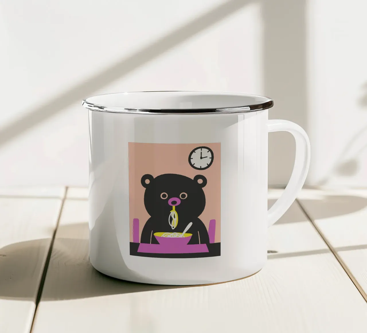 L'orso mangia gli spaghetti tazza in smalto da TRENDY POSTER SHOP