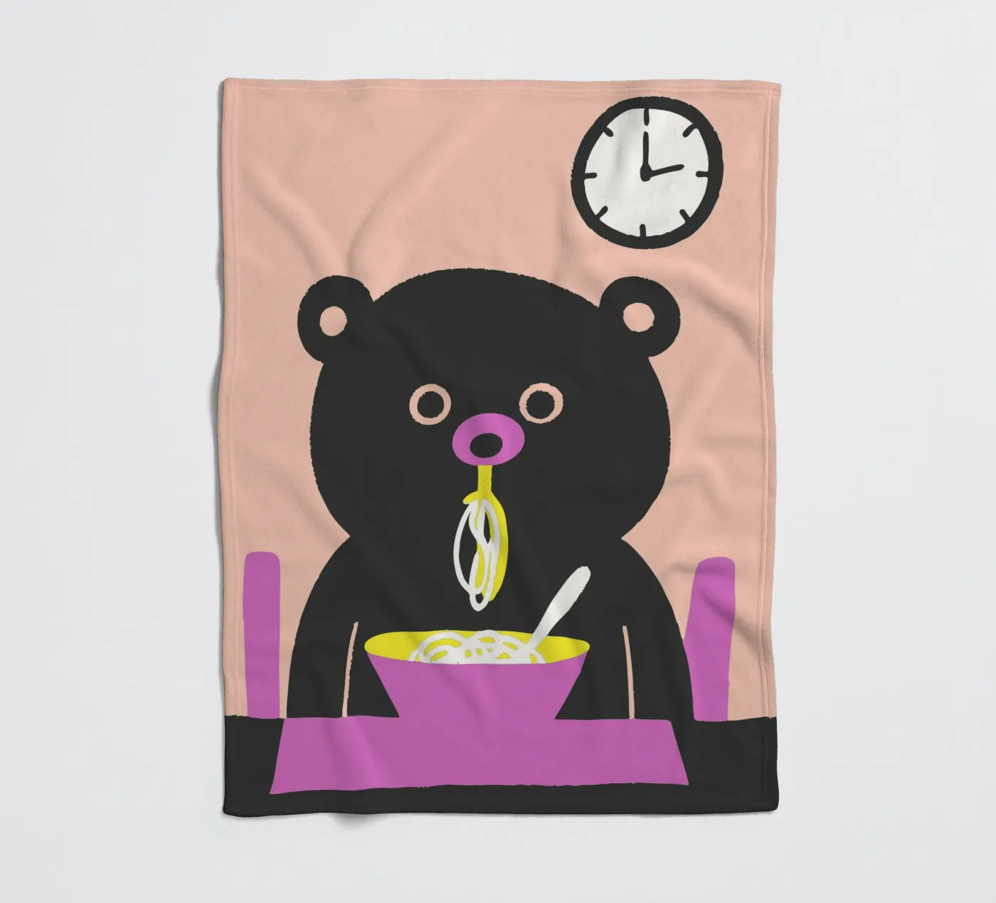 Bear Eats Noodles fleecedeken van TRENDY POSTER SHOP