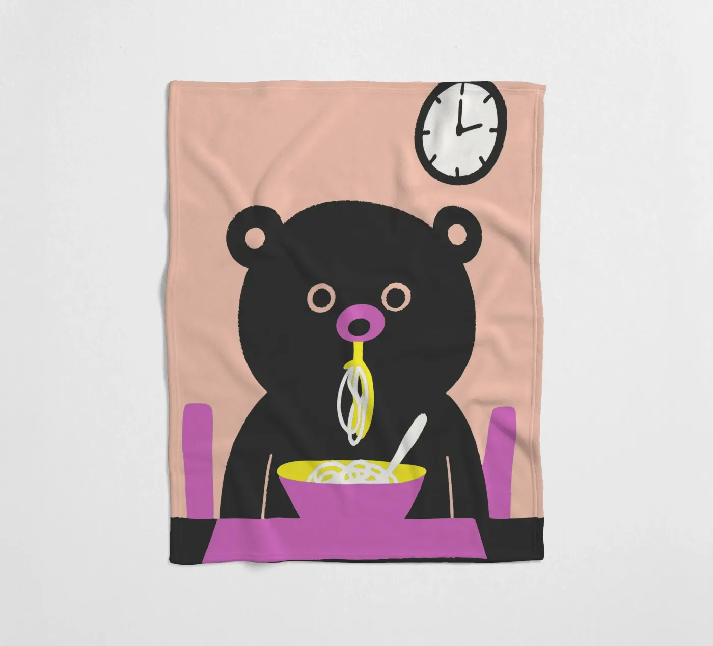 Bear Eats Noodles fleecedeken van TRENDY POSTER SHOP