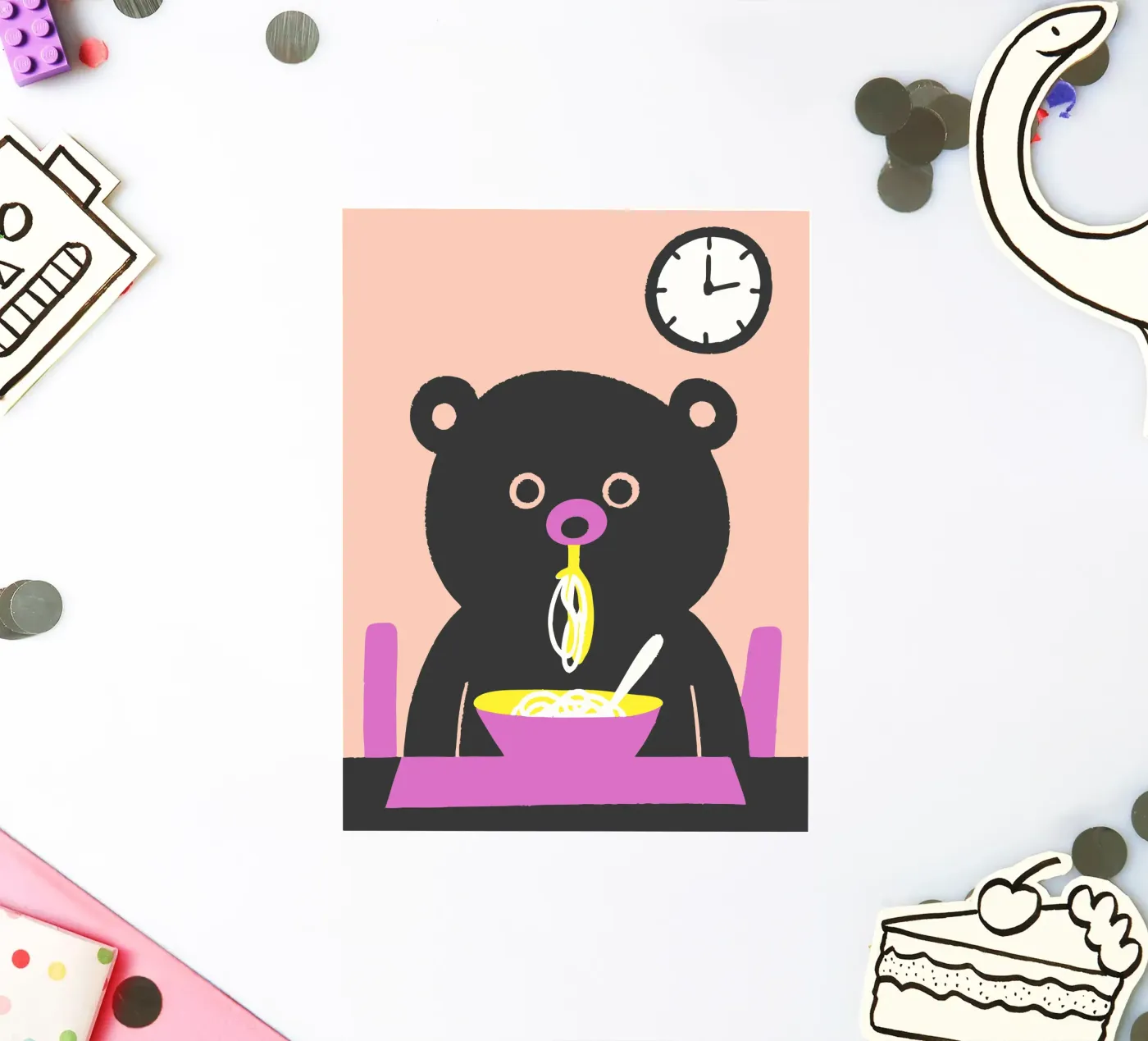 Bear Eats Noodles sticker van TRENDY POSTER SHOP
