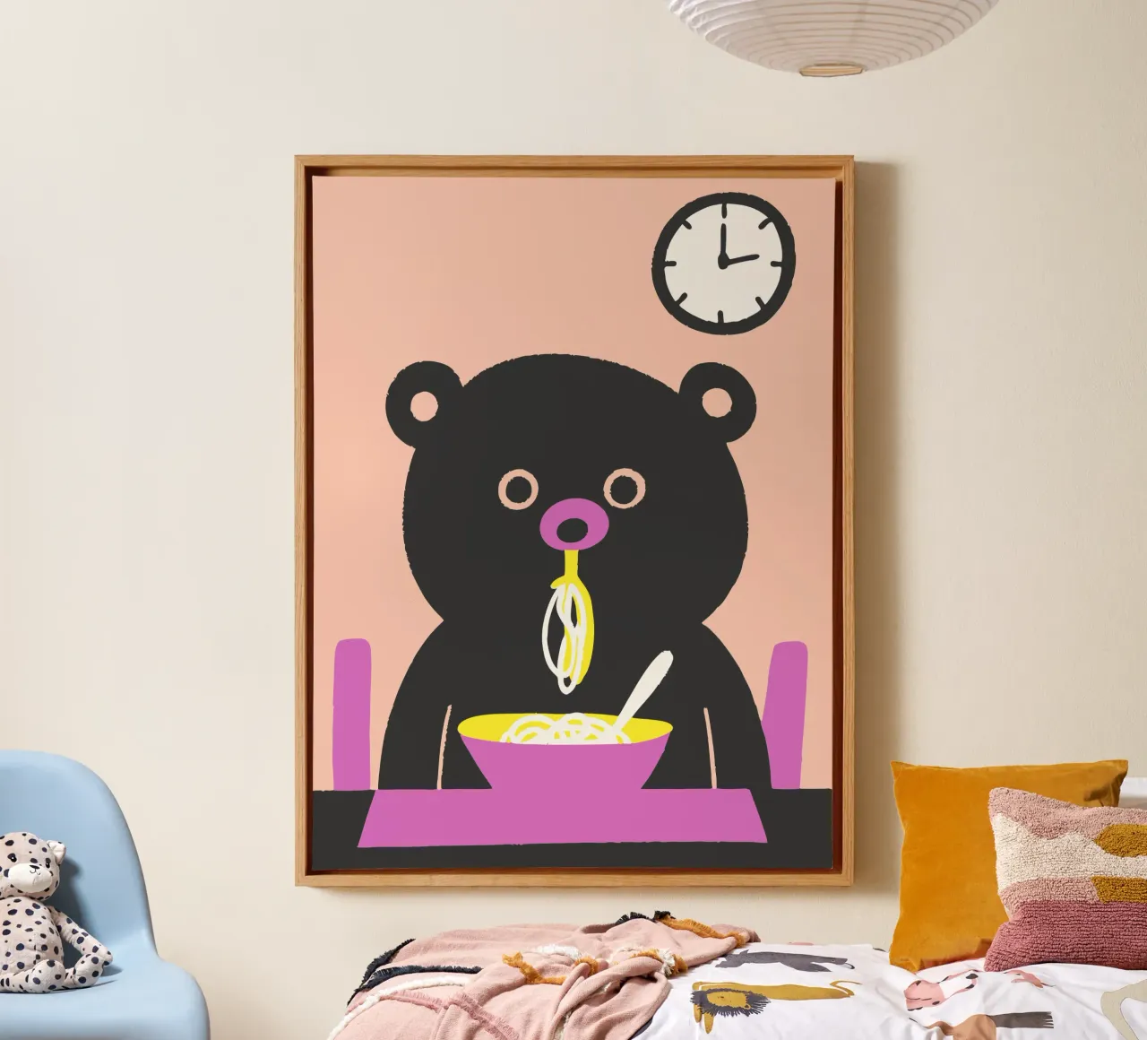 L'orso mangia gli spaghetti tela con Cornice a cassetta da TRENDY POSTER SHOP