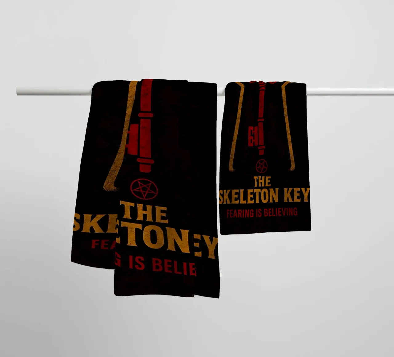 The Skeleton Key Print asciugamano da bagno da MoviesArt