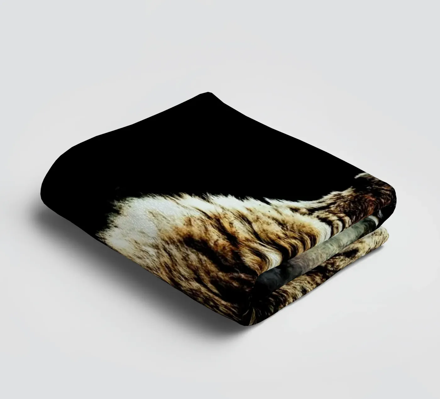 Howling Wolf towel by Wouter Rikken