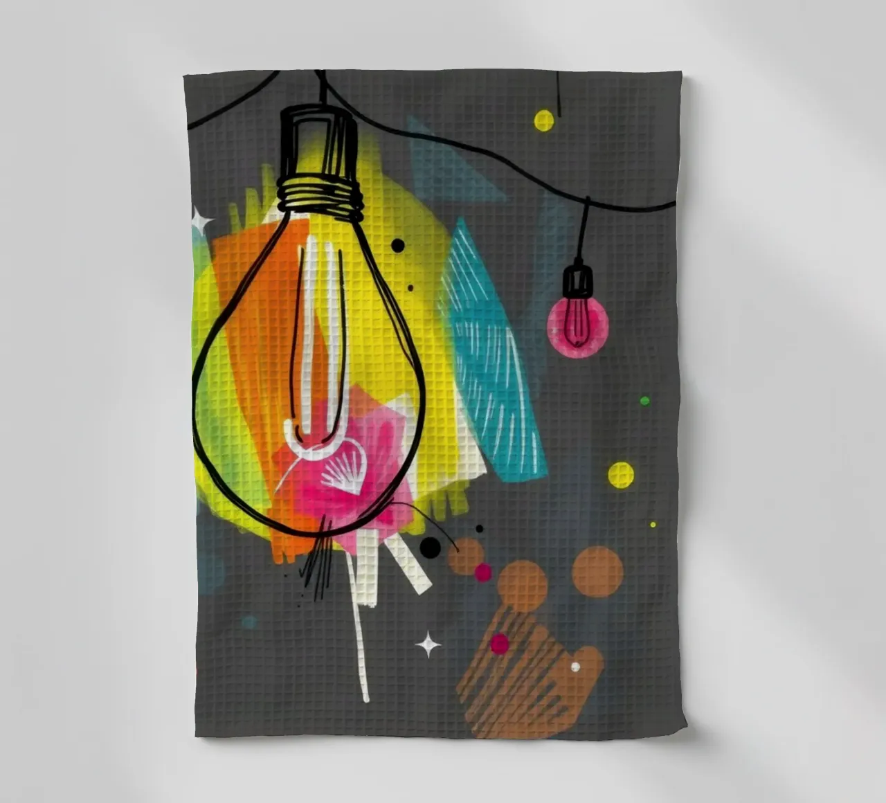 Des lumières colorées suspendues illuminent un art abstrait vibrant. torchon de DesignDoodle
