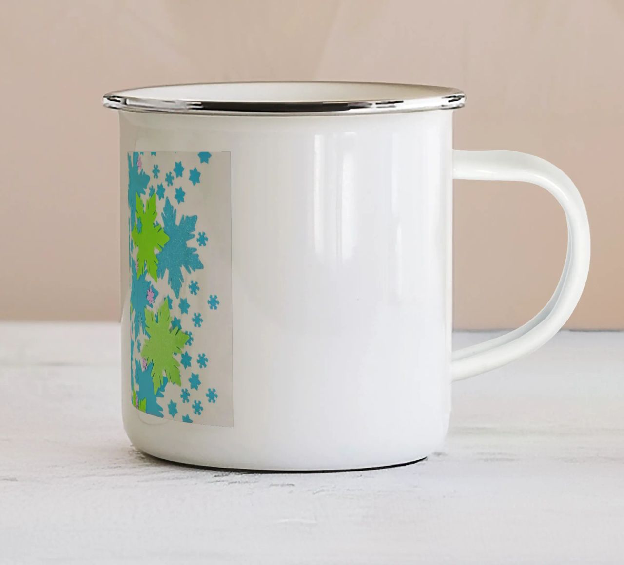 Snowflakes tazza in smalto da Juj Winn
