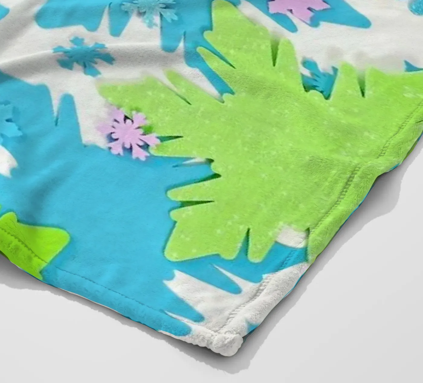Snowflakes Fleecedecke von Juj Winn