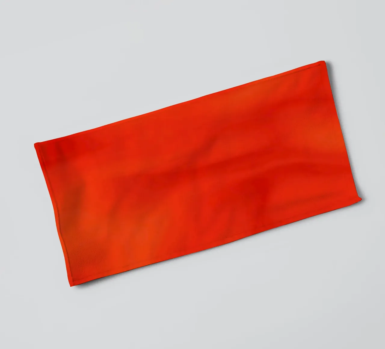 Leuchtend orangefarbenes abstraktes Design mit fließenden Mustern Handtuch von DesignDoodle