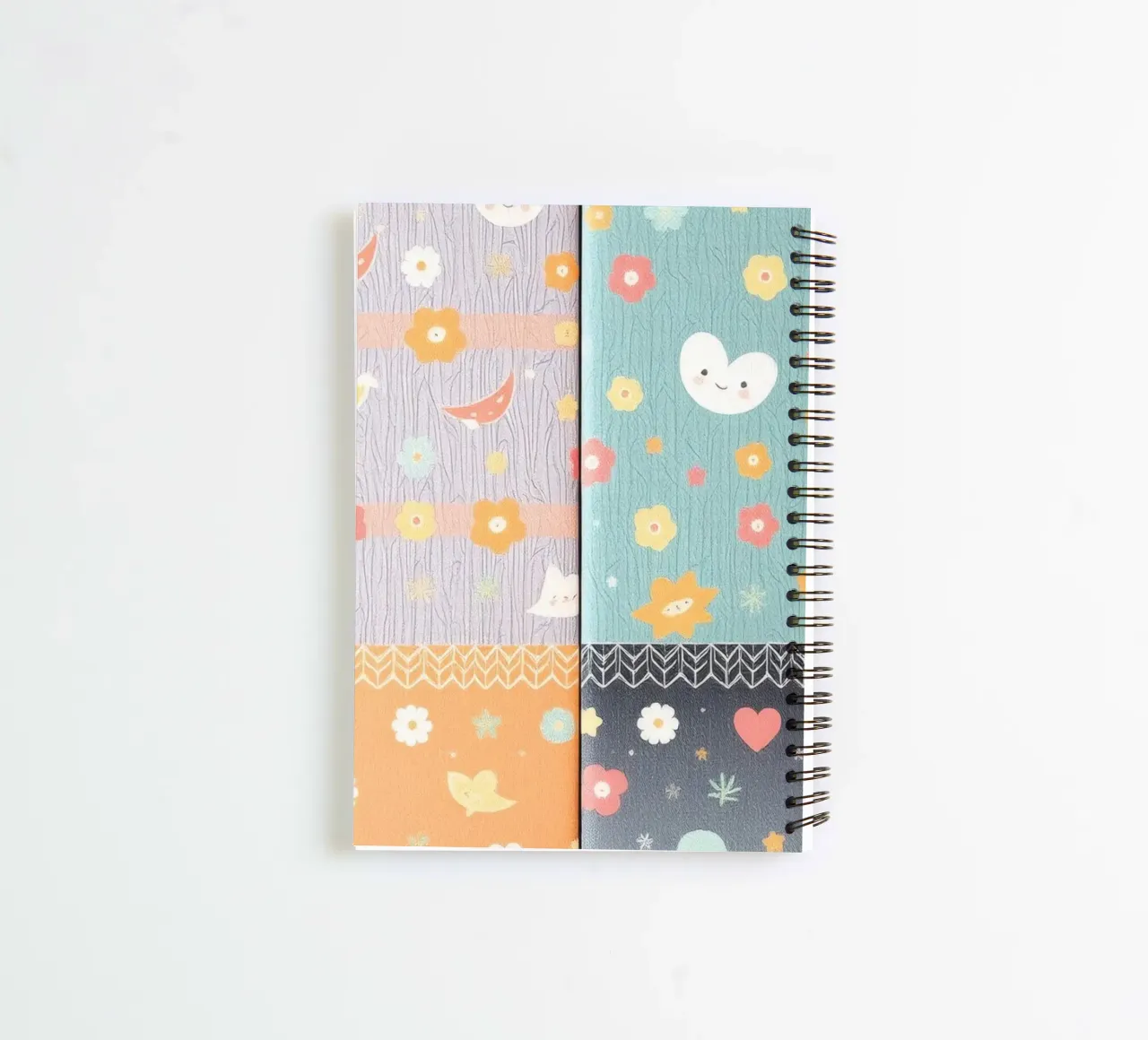 Carta patterned colorata con disegni stravaganti di flusso diario ad anelli da DesignDoodle