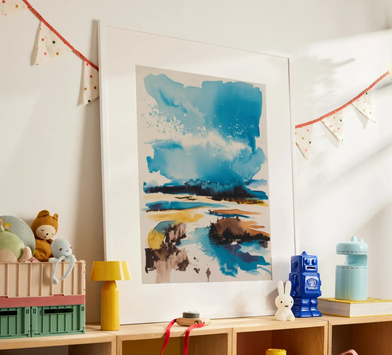 Serenità del cielo costiero poster con telaio in plastica da Ebony Carpenter