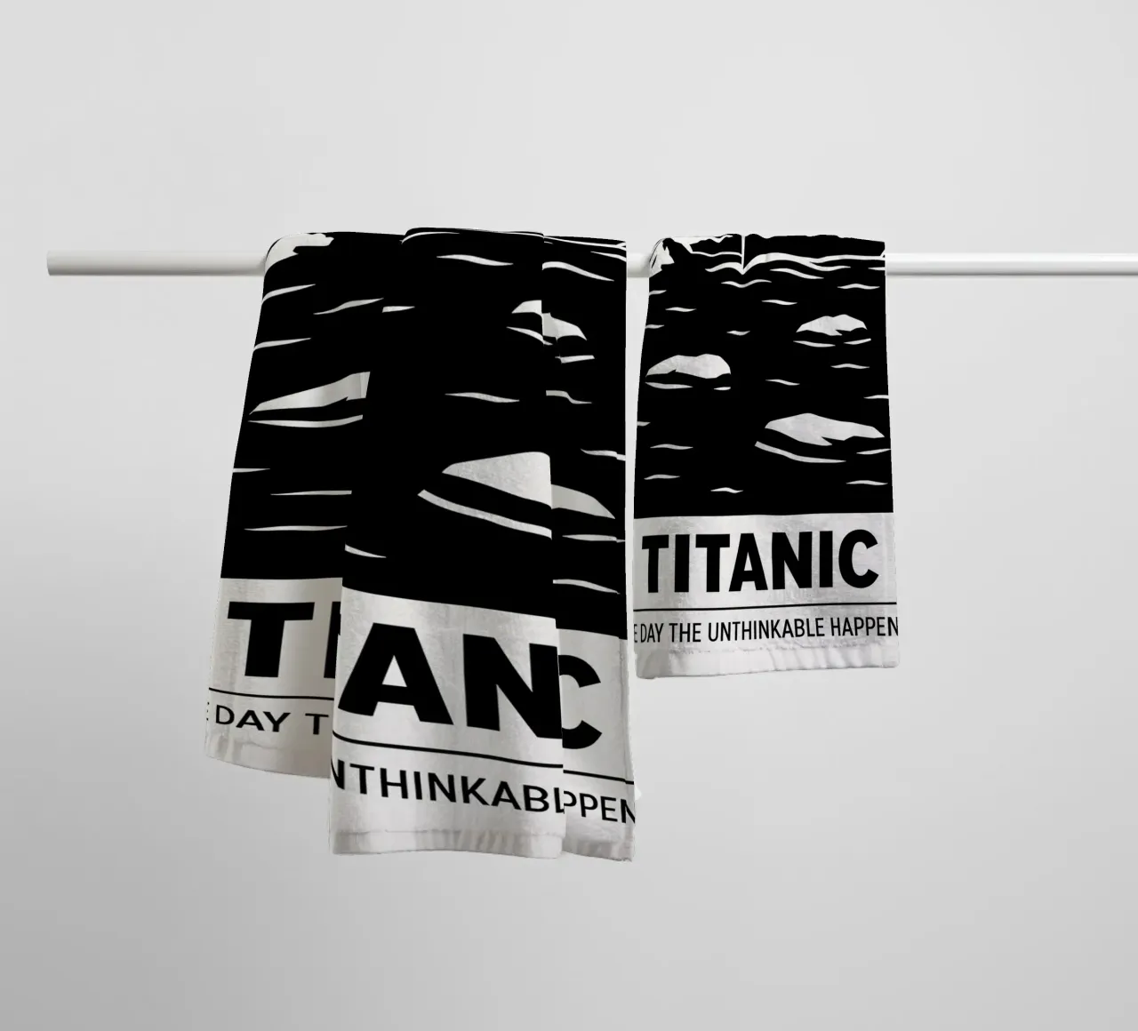 Titanic Print asciugamano da bagno da MoviesArt