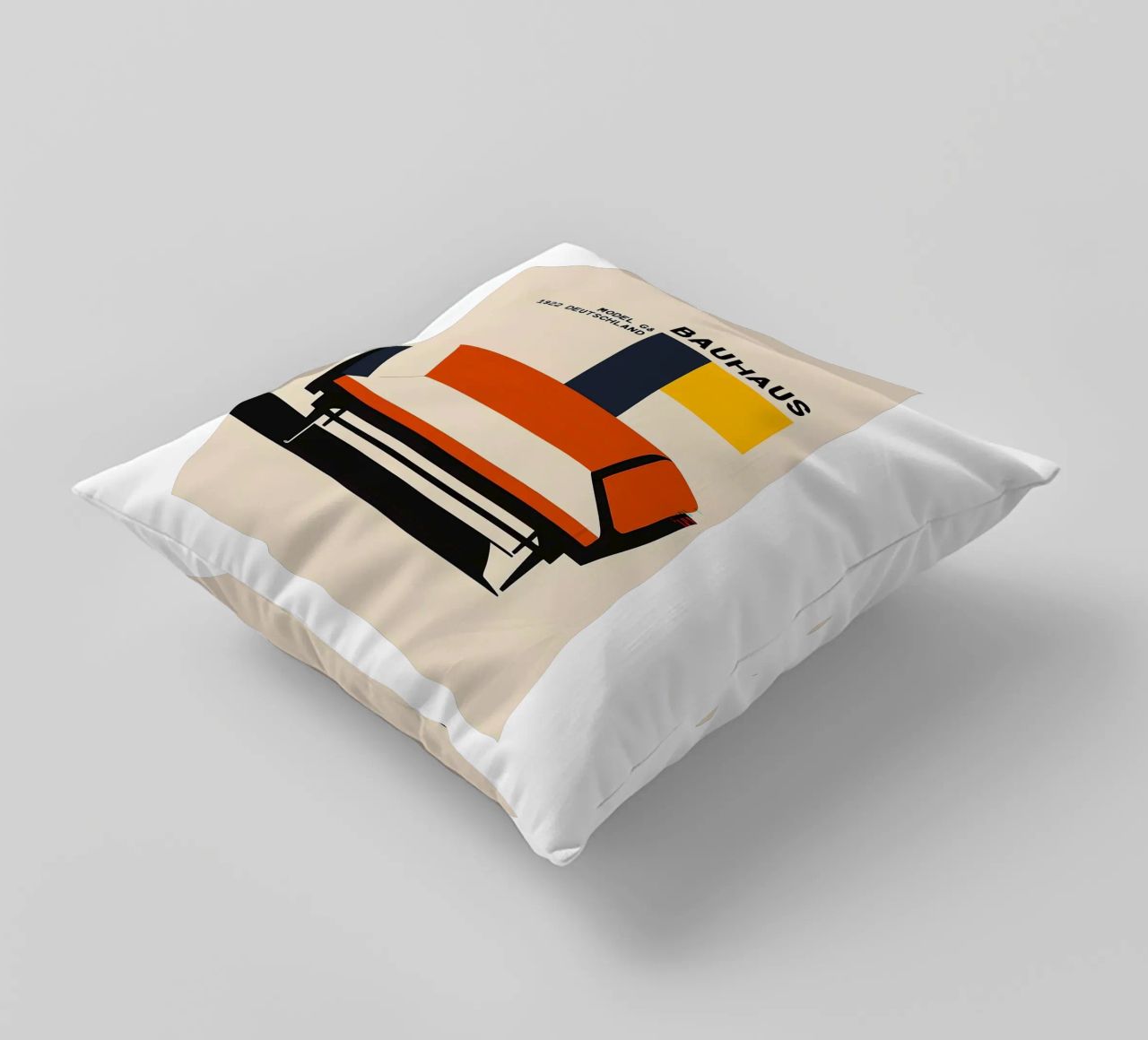Bauhaus cuscino da Chaya Wilkinson
