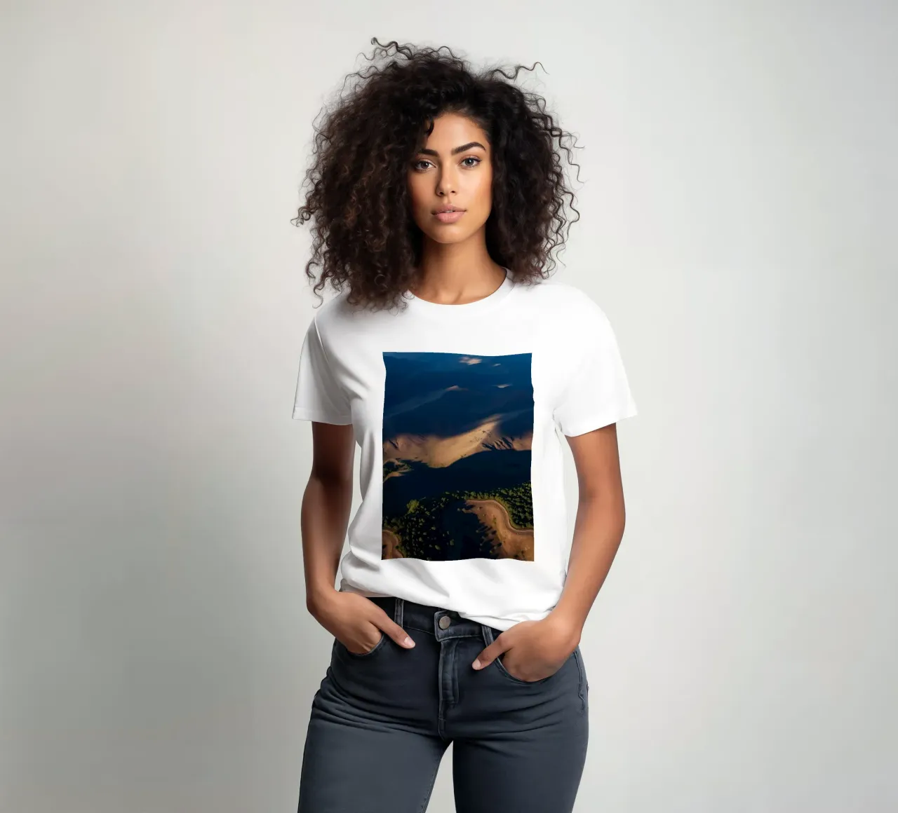 Vista aerea mozzafiato di dolci colline e strade tortuose t-shirt da DesignDoodle