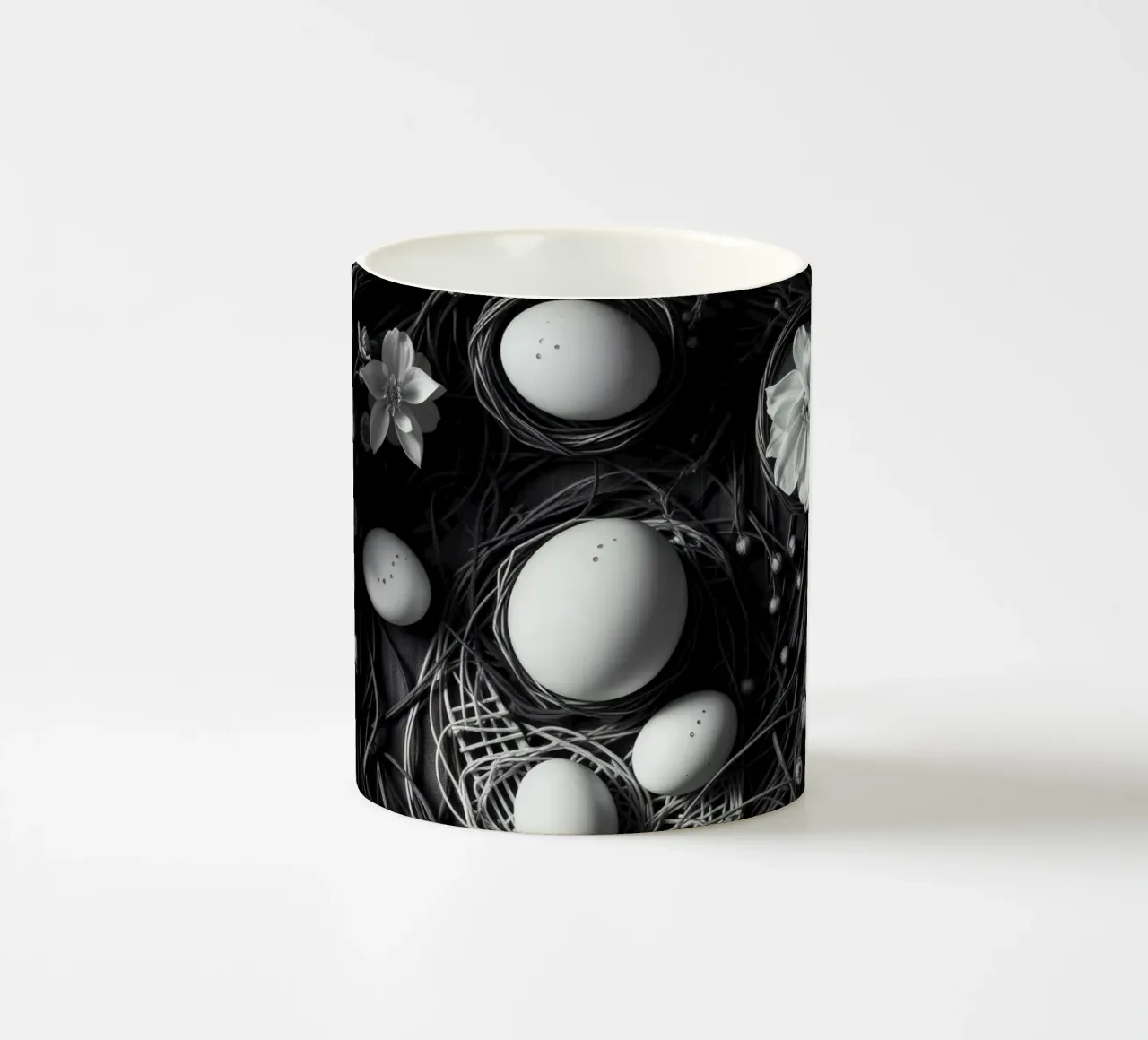 Arrangement élégant d'œufs et de fleurs dans un cadre naturel mug en céramique de DesignDoodle