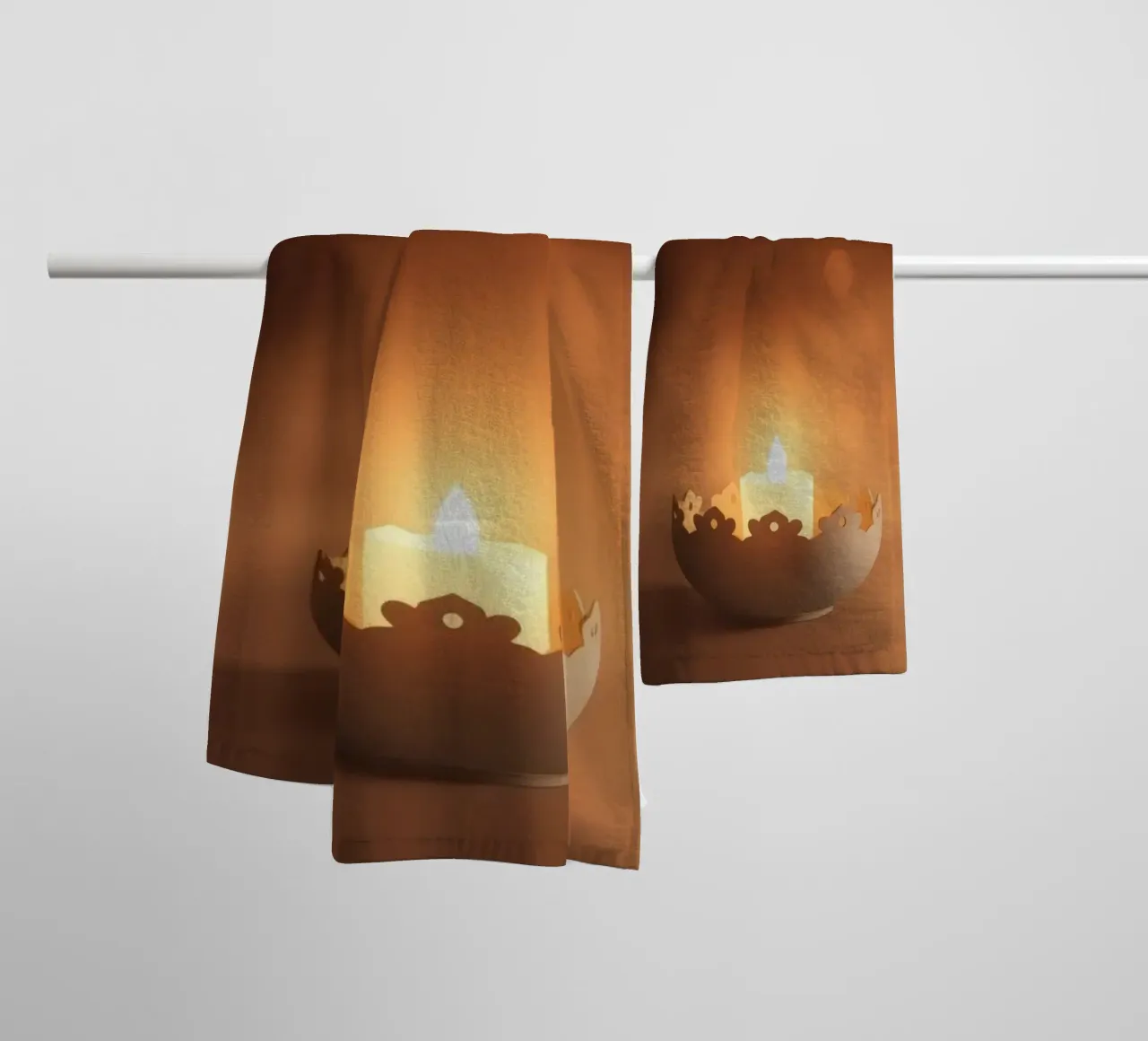 Candela a luce soffusa in un supporto ornato, circondata da un ciuffo di foglie. asciugamano da bagno da DesignDoodle