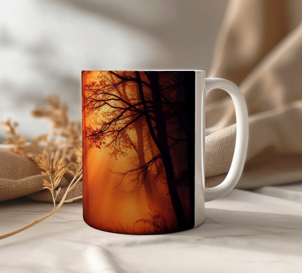 foresta illuminata da una calda luce arancione al crepuscolo tazza in ceramica da DesignDoodle