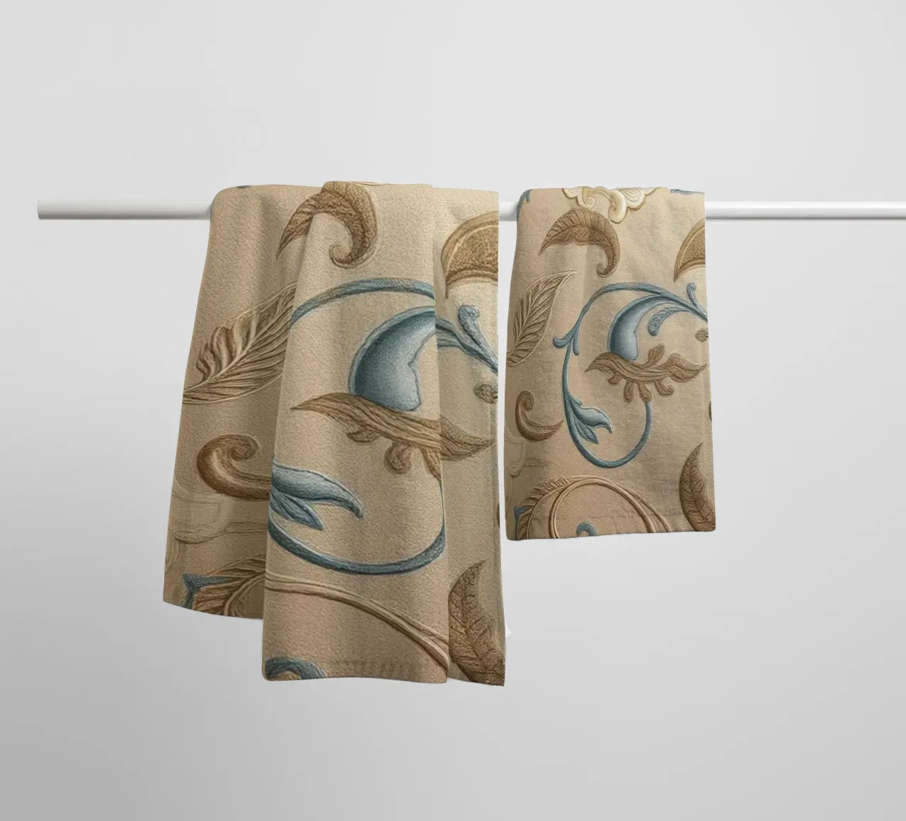 Un élégant motif floral dans des tons pastel orne l'art texturé. serviette de bain de DesignDoodle