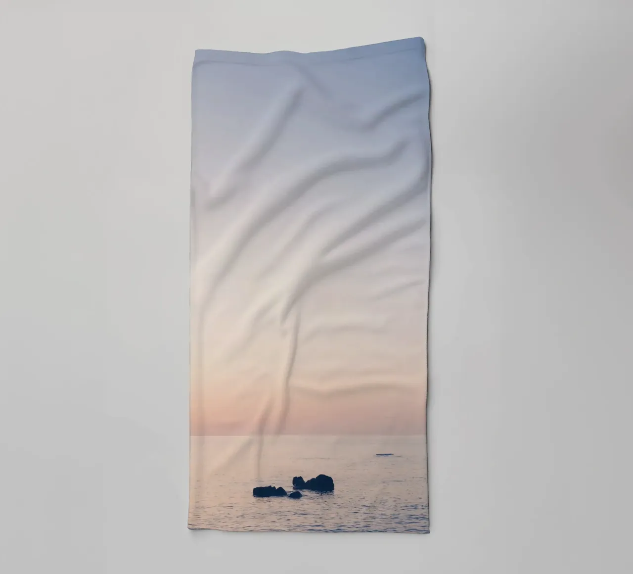 Sunset in the Mediterranean Sea asciugamano da bagno da photolovers