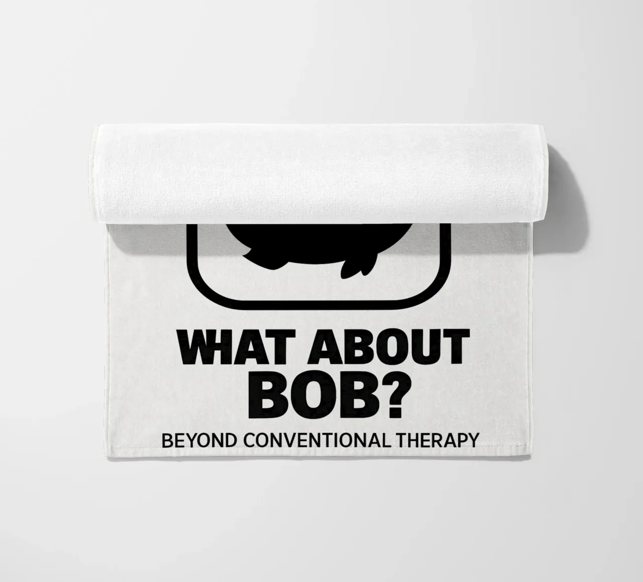 What About Bob Print Strandtuch von MoviesArt