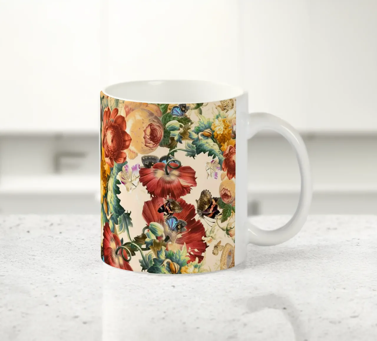 Butterfly and Floral Pattern tazza in ceramica da burcukorkmazyurek