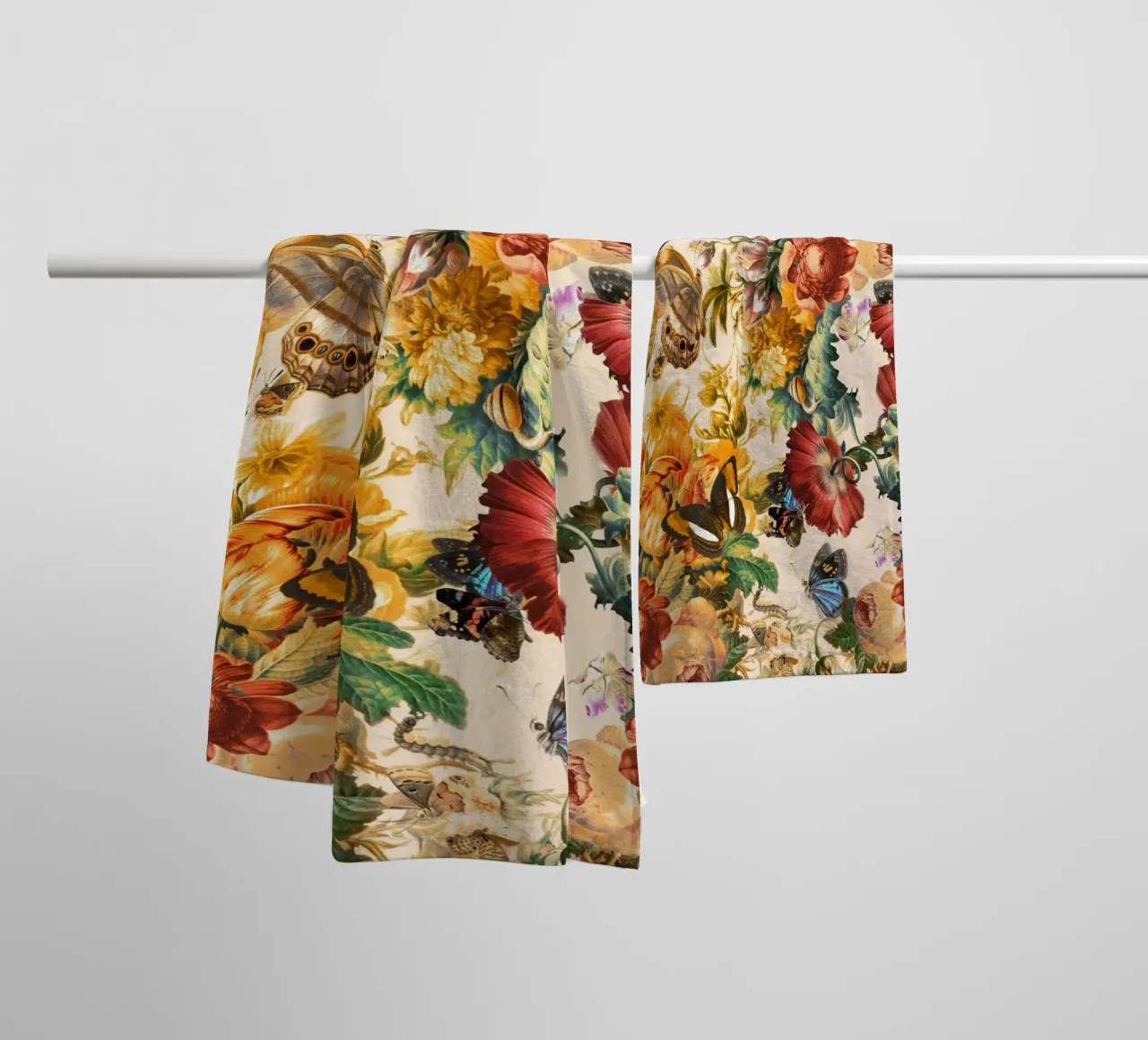 Butterfly and Floral Pattern asciugamano da bagno da burcukorkmazyurek