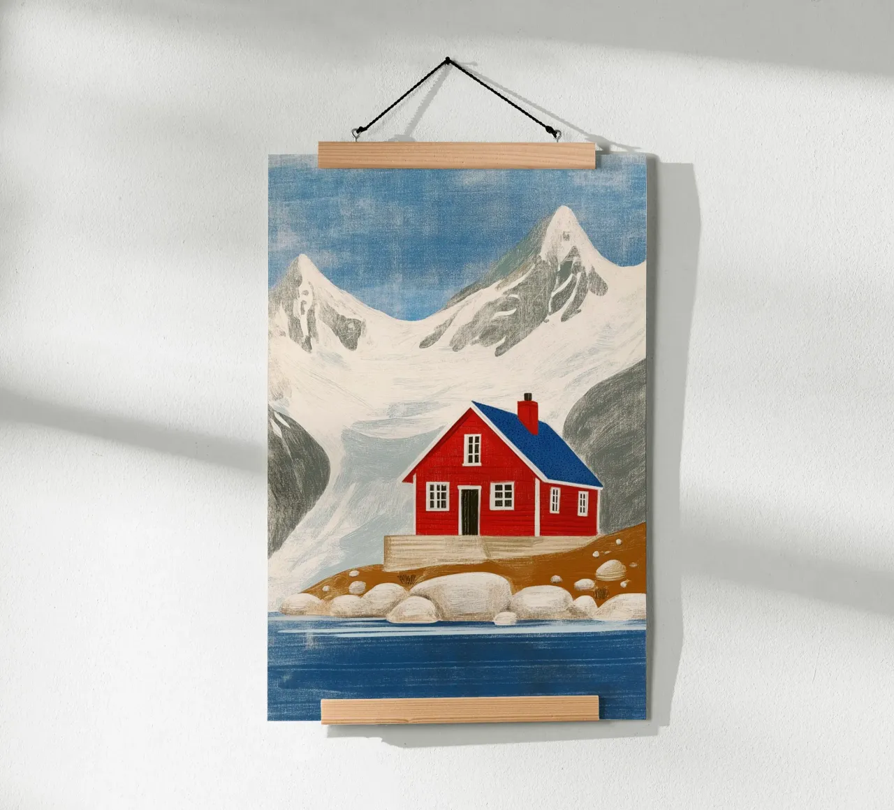 Rifugio sul lago del ghiacciaio poster con telaio in legno da Curious Canvas
