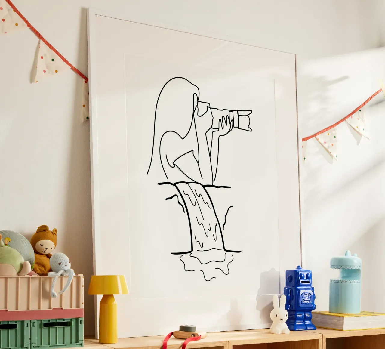 Line art: Ragazza fotografata davanti a una cascata poster con telaio in alluminio da StrindesignStudio
