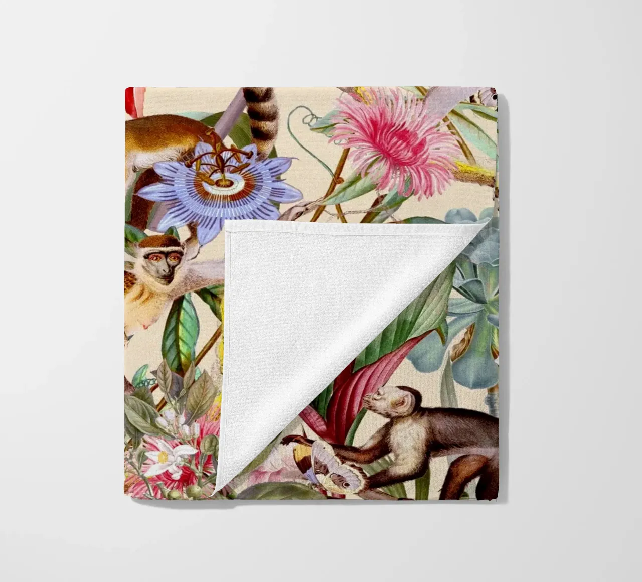 Animal and Floral Pattern telo mare da burcukorkmazyurek