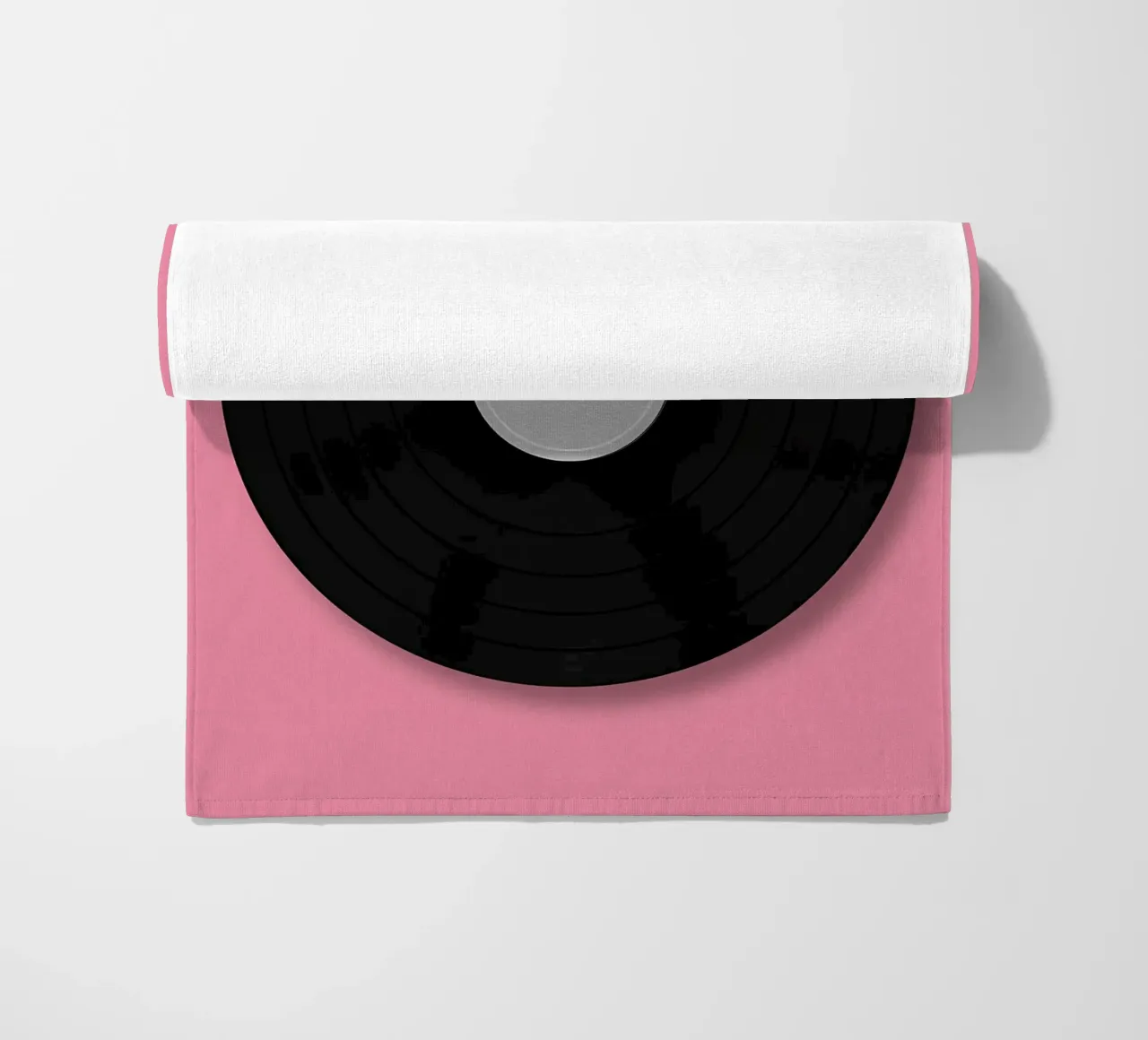 disco in vinile musica forma circolare solchi del disco audio retrò telo mare da Ashish Kashyap