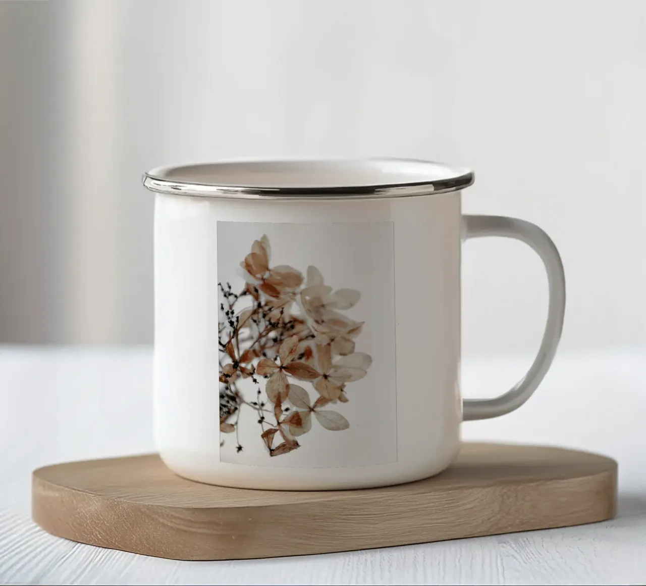 Snowy Hydrangea Flowers 1 of 2  - Hortensie tazza in smalto da Studio Nahili