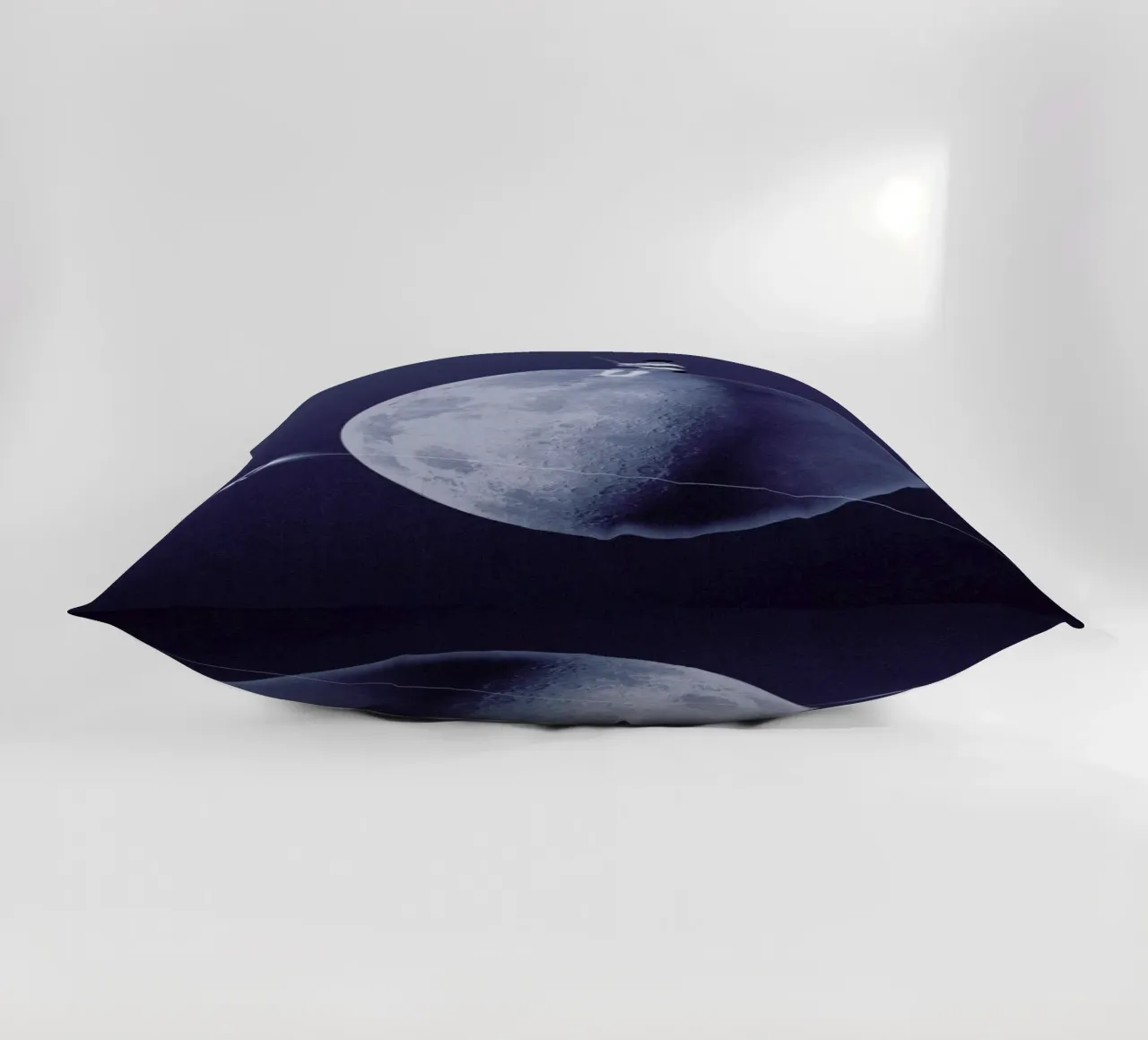 Moonboy cuscino da Maarten Léon